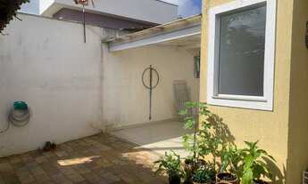 Imagem 3: Imobiliária Agatê Imóveis vende Excelente Casa Linear de 132 m² Itaipu - Niterói por 580 m