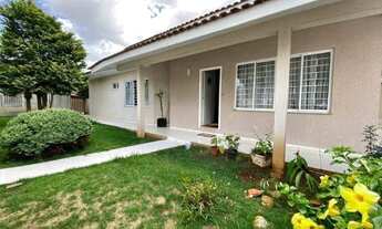 Imagem: Casa de esquina no bairro Neva