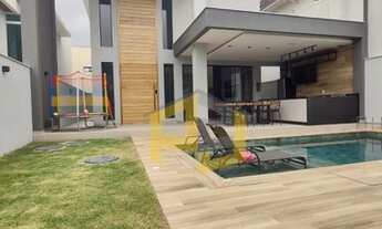 Imagem 2: Casa de condomínio para venda com 330 metros quadrados com 5 quartos