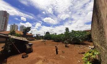 Imagem 7: LOTE c/ 384,50m² de ÁREA, NASCENTE e FRENTE c/ 13,40m - AO LADO DA AV LAGUNA e CONGREGAÇÃO