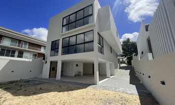 Imagem 3: Casa de condomínio para venda possui 335 metros quadrados com 5 quartos