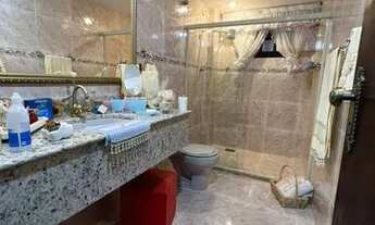 Imagem 3: CASA COM 3 QUARTOS, 3 ANDARES, 2 VAGAS NO CENTRO