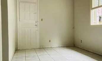 Imagem 2: Casa com 2/4 em rua principal