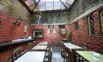 Imagem 5: Privilégio Imóveis vende: Casa tradicional de fundos, com 3 pavimentos