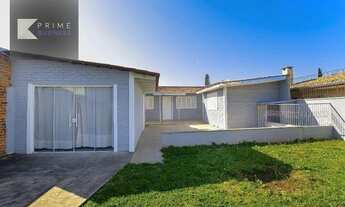 Imagem: Casa com grande área de jardim - Uberaba