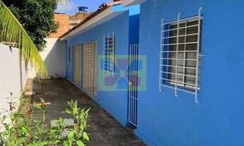 Imagem: Casa com 2 quartos, terraço, gradeado