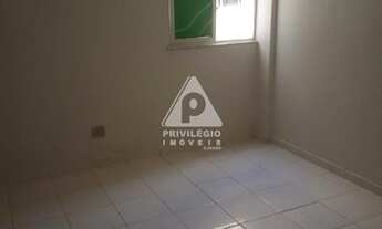 Imagem: Kitnet à venda, 1 quarto, 1 vaga, Centro