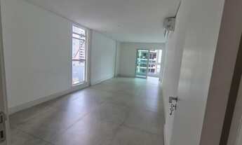 Imagem 2: Apartamento de andar inteiro 4 quartos,2 suítes,3 vagas, 227m² planejado/cortina de vidro