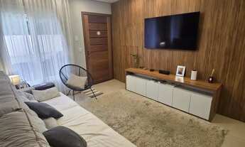 Imagem 2: Sobrado 2 dormitórios com sótão impecável em condomínio no bairro Hípica