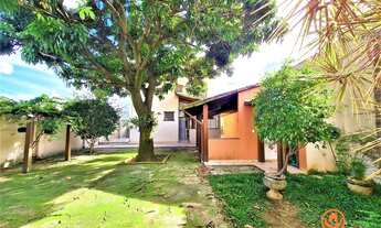 Imagem 4: Casa-com-habite-se-520m²-espaço-gourmet-quinta-4quartos-4vagas-varanda-para-Venda-em-Caste