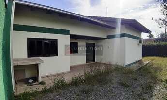 Imagem 3: Casa plana à venda no bairro Glória, Joinville/SC. Casa averbada de esquina com frente par