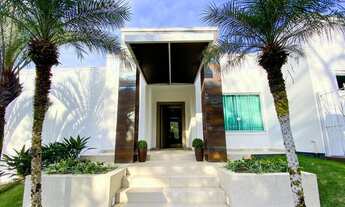 Imagem: Mansão com 590 metros quadrados e sala