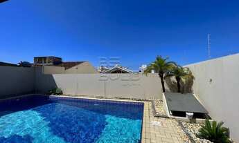 Imagem 3: Casa 5 dormitórios em Coqueiros com piscina