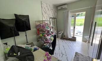 Imagem 2: Magnifica casa com 04 quartos, sendo uma suíte e com piscina à 600 m da vila germânica