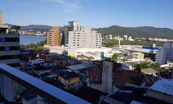 Imagem 2: Apartamento na Agronômica de 02 dormitórios(suíte) andar alto, sol da manhã