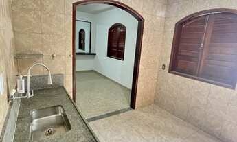 Imagem 2: 3 quartos sendo um com suíte no amarelo