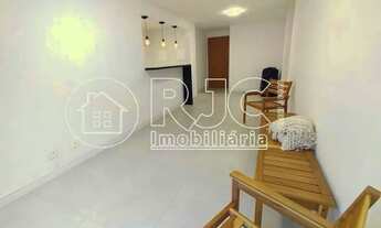 Imagem 4: Imóvel para venda tem 102 metros quadrados com 2 quartos em Laranjeiras - Rio de Janeiro