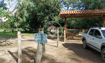 Imagem: Sítio Quintal do Morro PORTEIRA FECHADA