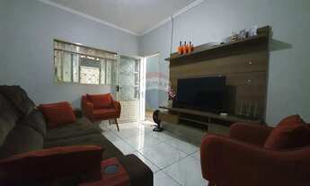 Imagem 4: Casa no com edícula assobrada no Jd Monte Carlo, 3 quartos, varanda c churrasqueira só R