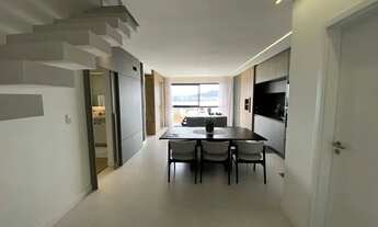 Imagem 5: Linda cobertura com vista livre e permanente para o mar e para as duas pontes de Florianóp