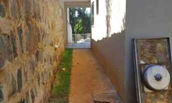 Imagem 5: Casa nova com sobra de terreno!!!