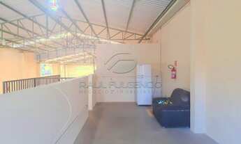 Imagem 3: Barracão central c/ estacionamento