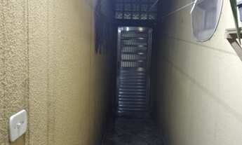 Imagem 2: Casa de 3 dormitórios com 2 vagas ao lado do Monotrilho