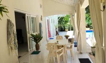 Imagem 3: Casa térrea no condomínio Casa Grande de Aldeia, com boa parte da mobília