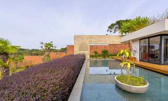 Imagem 6: Casa em condomínio terreno 6.328,86m², piscina e lago ornamental