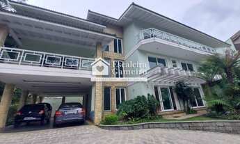 Imagem: Casa em Condomínio a Venda no bairro Comary