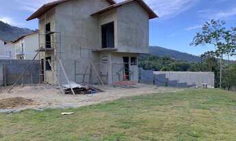 Imagem 2: Casa com 3 dormitórios à venda por R$ 400.000,00 - Parada Folly - Nova Friburgo/RJ