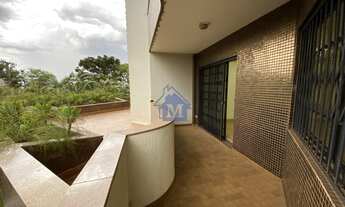 Imagem 2: Excelente Apartamento Espaçoso no Centro, 1 Suíte e 2 Quartos, 191 m²!