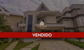 Imagem: Casa com amplo quintal e 04 suítes!