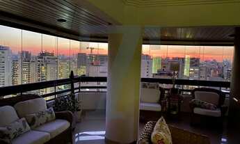 Imagem 6: Apartamento em Excelente localização de Moema com Vista Maravilhosa - 220 m² com 4 dormitó