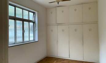 Imagem 4: Gávea 2 qts dependências completa armários embutidos comércio farto 2 lances de escadas d