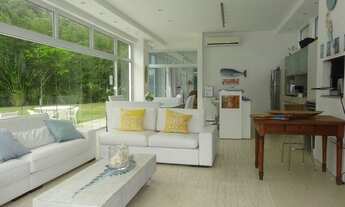 Imagem: Belíssima casa de auto padrão com piscina