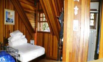 Imagem 3: Localizada próximo ao Centro da Cidade de Campos de Jordão, em área residencial, Vila Ingl