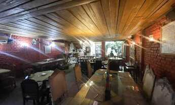 Imagem 4: Privilégio Imóveis vende: Casa tradicional de fundos, com 3 pavimentos