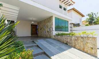 Imagem 1: Sobrado com 4 dormitórios sendo 2 suites à venda