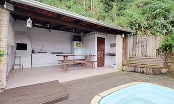 Imagem 2: Casa térrea com piscina e área de festas no bairro Ponta Águda!