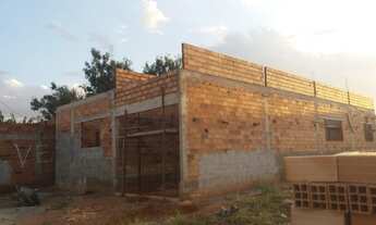 Imagem 2: Casa em construção já tampada falta 4 telhas 366