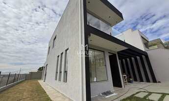 Imagem: Casa à venda, 4 quartos, 1 suíte, 4 vagas