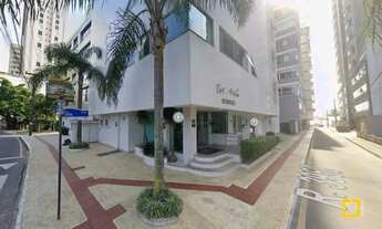 Imagem 2: Apartamento alto padrão com uma unidade por andar em Balneário Camboriú