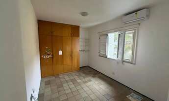 Imagem 5: Casa Alto Padrão no Calhau com 4 Quartos, Suíte Master e Vagas Cobertas