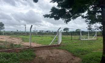 Imagem 2: 1.400 m2 acesso ao Rio ?