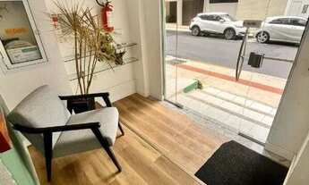 Imagem 2: Aluguel Anual: Apartamento com 3 quartos sendo 1 suíte, mobiliado na quadra do mar, Barra