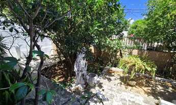 Imagem 6: Imóvel para venda tem 360 metros quadrados com 5 quartos