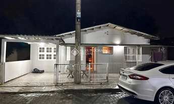 Imagem: Casa em condomínio fechando