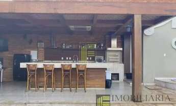 Imagem 3: Sobrado para aluguel possui 640 metros quadrados com 4 quartos