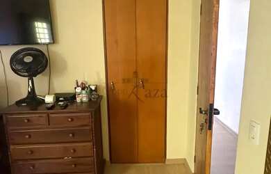 Imagem 7: Oportunidade - Casa Sobrado - 3 Casas - Campos de São José - 5 Dormitórios - 187m²